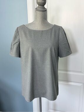 Banana Republic Gray Short-Sleeved Blouse, sz L